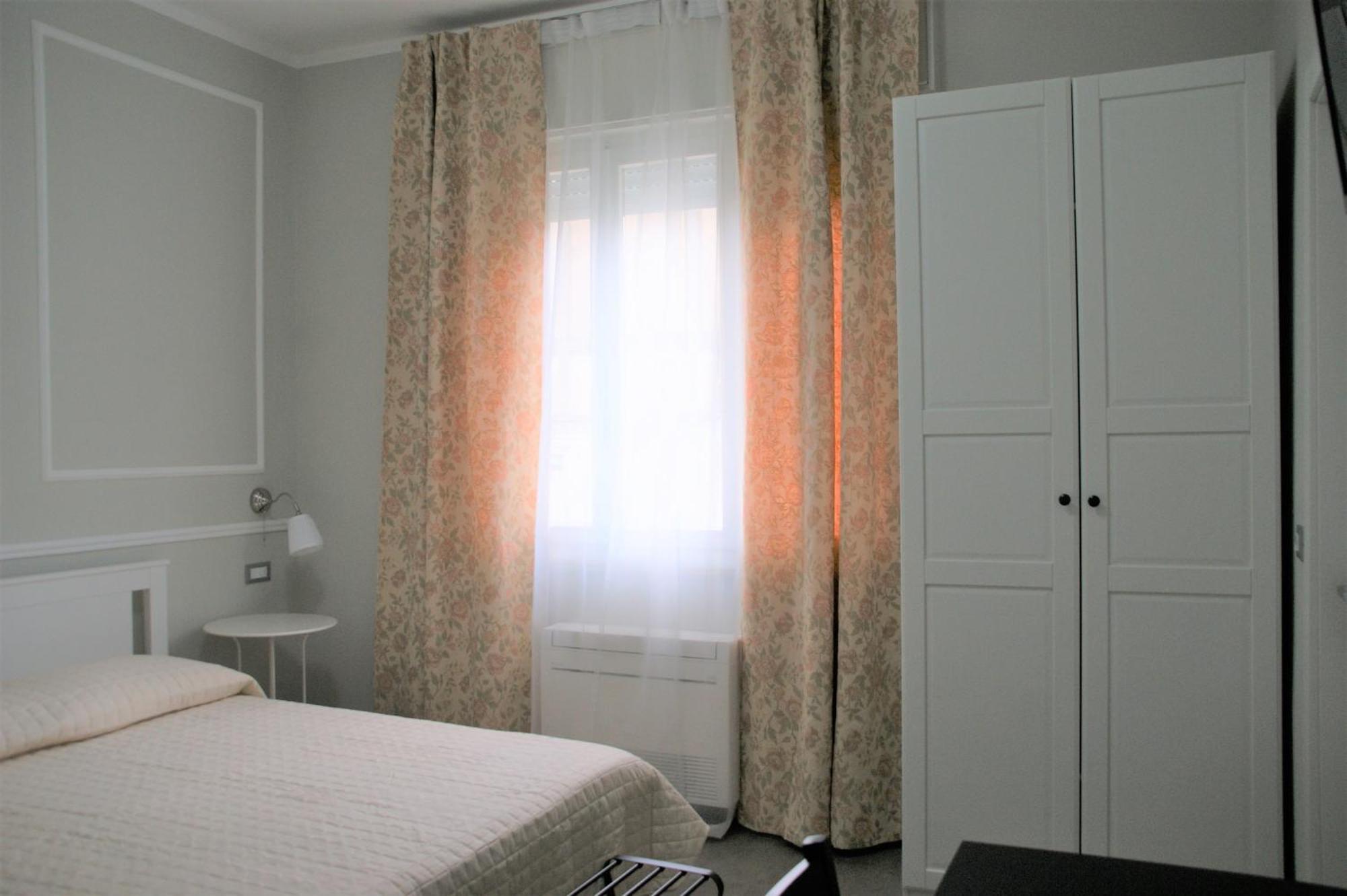 La Dama Room&Breakfast Russi Bilik gambar